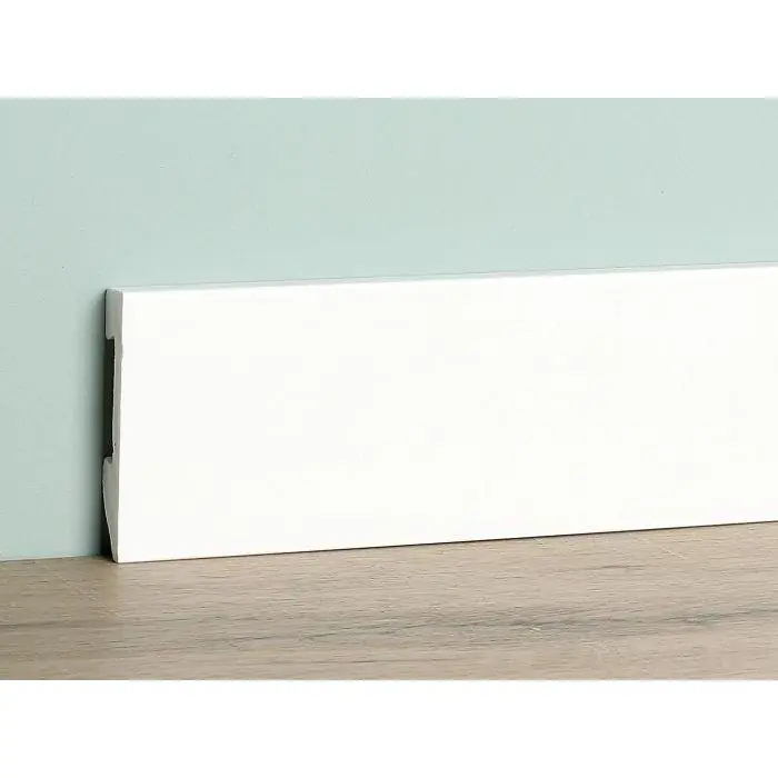Maclean watervaste robuust plint wit 15x80 mm. 240 cm.