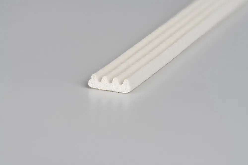 WEATHERSTRIP SMALL 7.5M WH