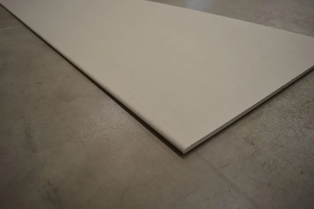 Gipsplaat 60x360cm. dikte 9,5mm. Ronde kant