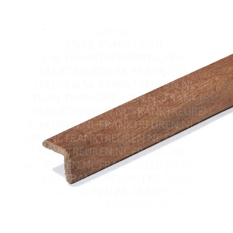 *Hoeklat meranti 18x18mm