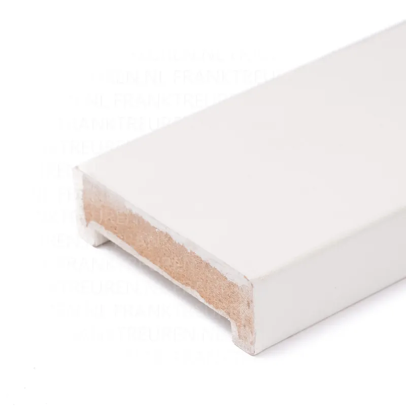 Meranti Gibodekker 28x120mm rondom wit gegrond sponning 8x100mm